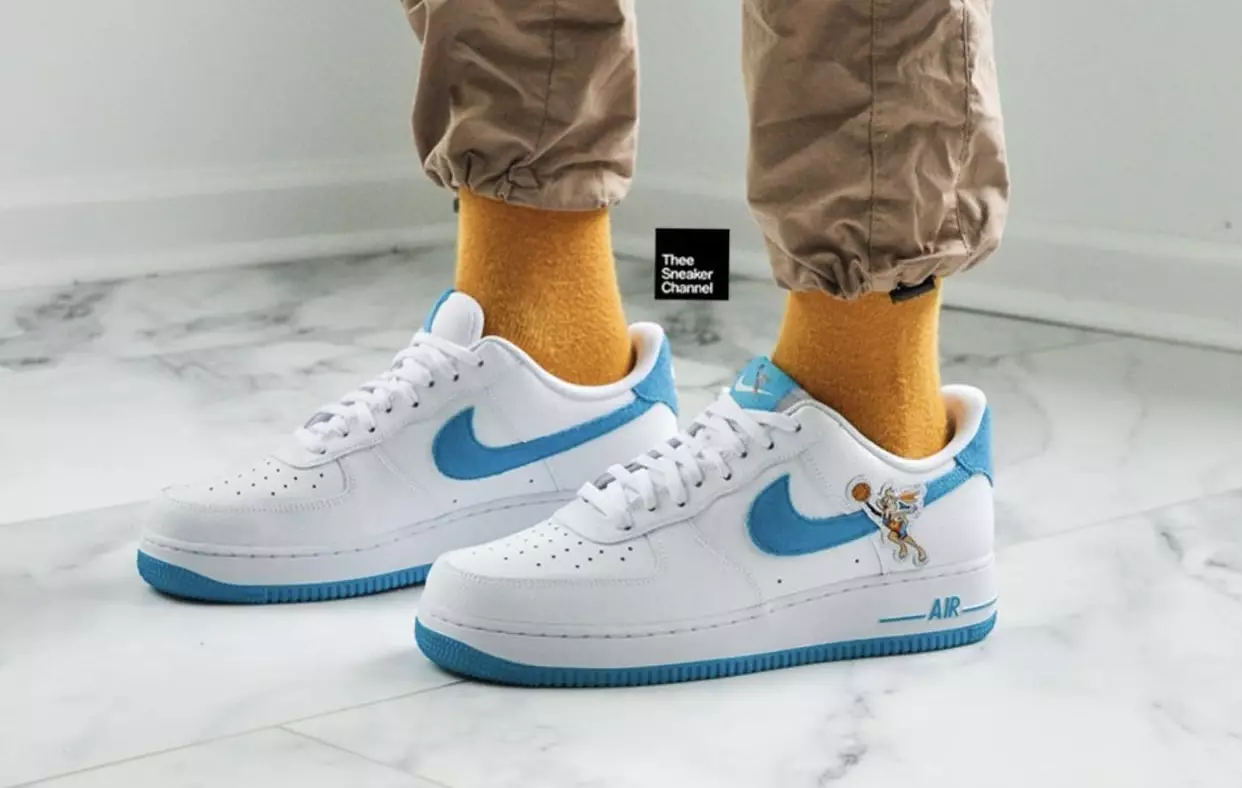 Space Jam Nike Air Force 1 Low Hare Releasedatum op de voeten