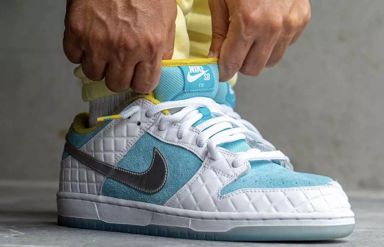 FTC Nike SB Dunk Low DH7687-400 2021 Buraxılış Tarixi Ayaqda