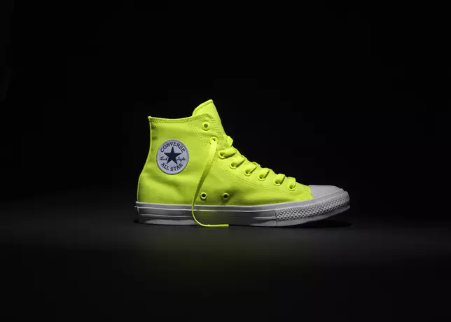 Chuck Taylor All Star 2 Volt ကို ပြောင်းပါ။