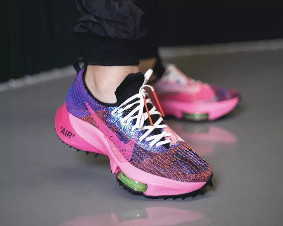 Off-White Nike Air Zoom Tempo NEXT Pink Glow Utgivelsesdato på føttene