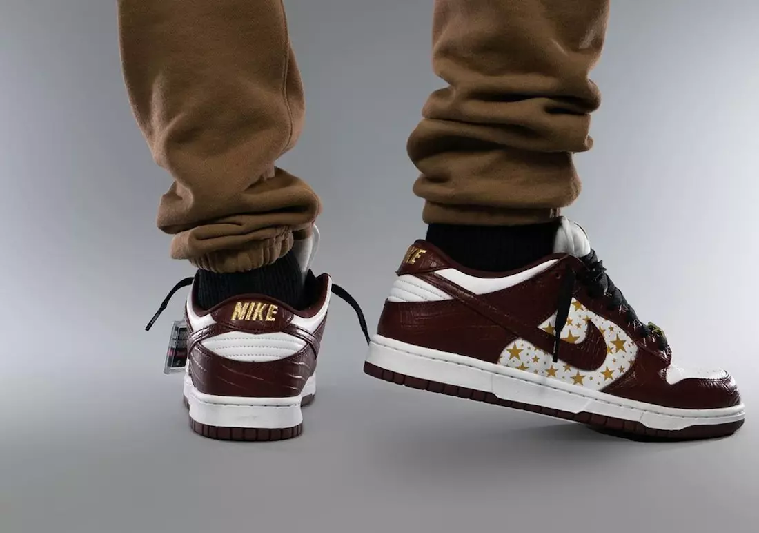 Supreme Nike SB Dunk Low Barkroot Brown Stars DH3228-103 Data e publikimit në këmbë