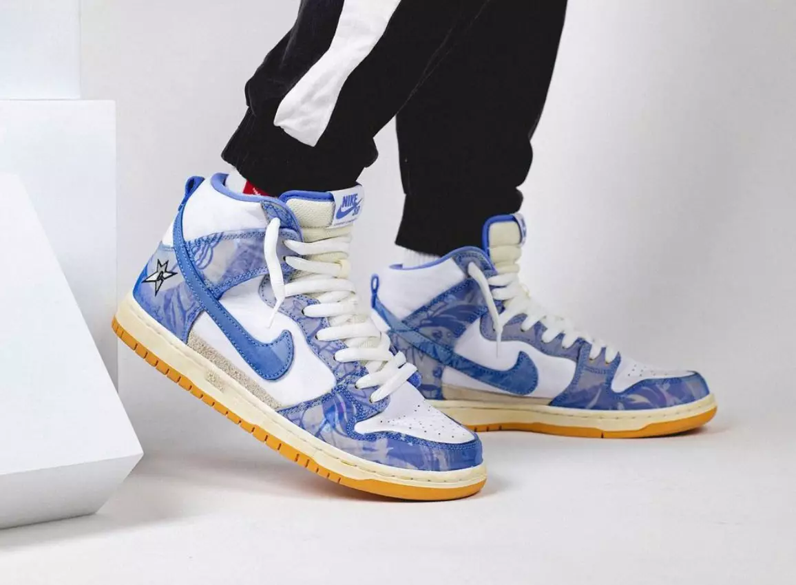 טעפּעך פירמע Nike SB Dunk High CV1677-100 מעלדונג טאָג אויף-פֿיס