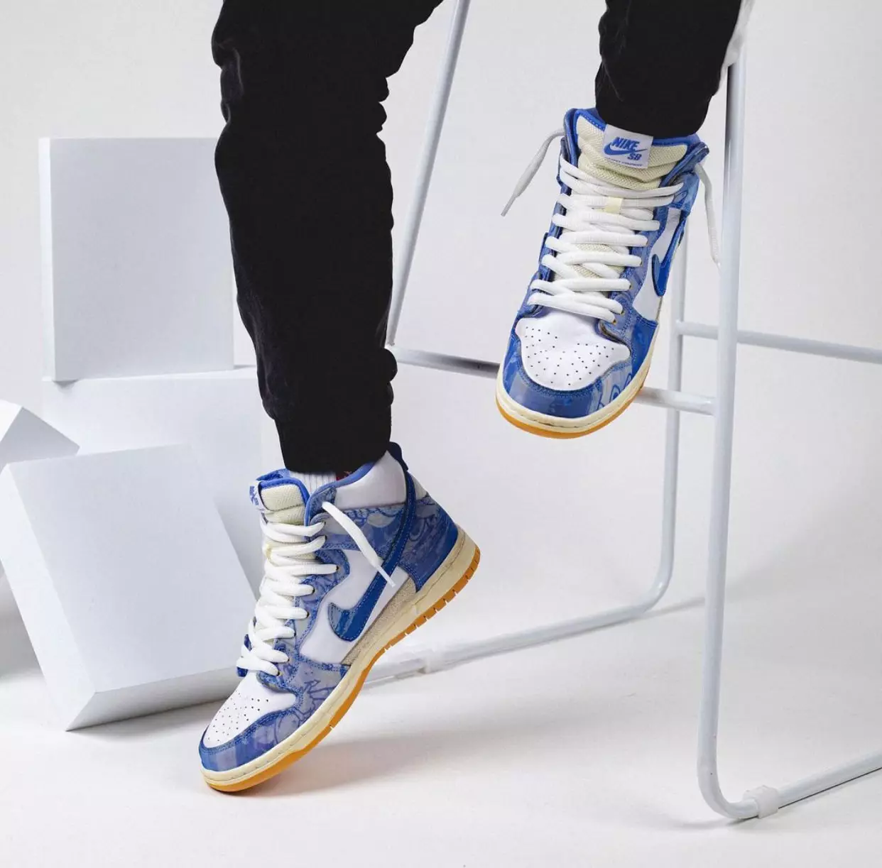 شرکت فرش نایک SB Dunk High CV1677-100 تاریخ عرضه روی پا