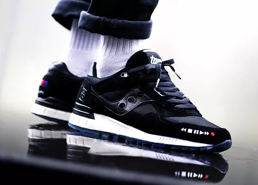 A TGWO Saucony Shadow 5000 VHS megjelenési dátuma