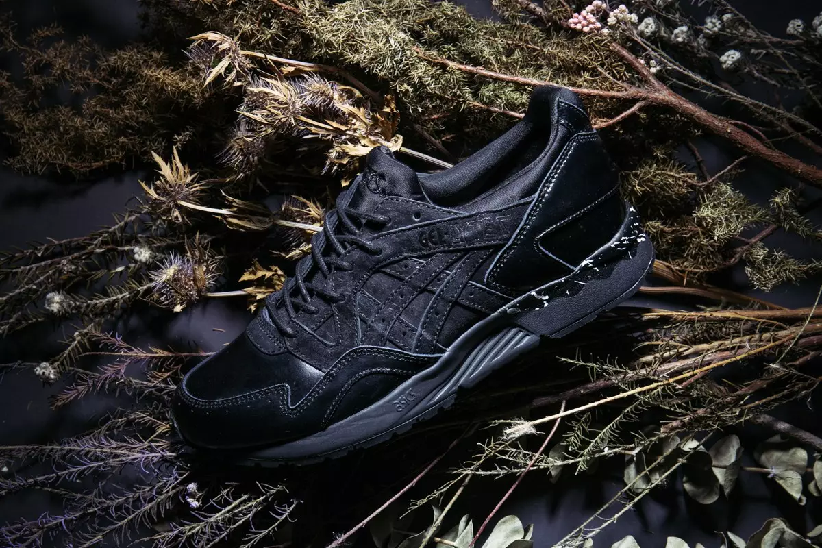 Monkey Time x ASICS Gel Lyte V Aankleden