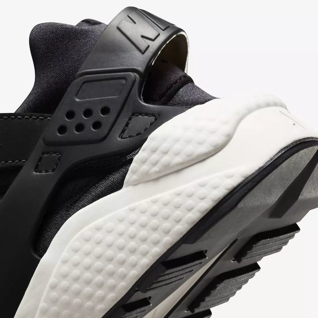 Nike Air Huarache Off Noir White Black DQ8572-001 Tanggal Rilis