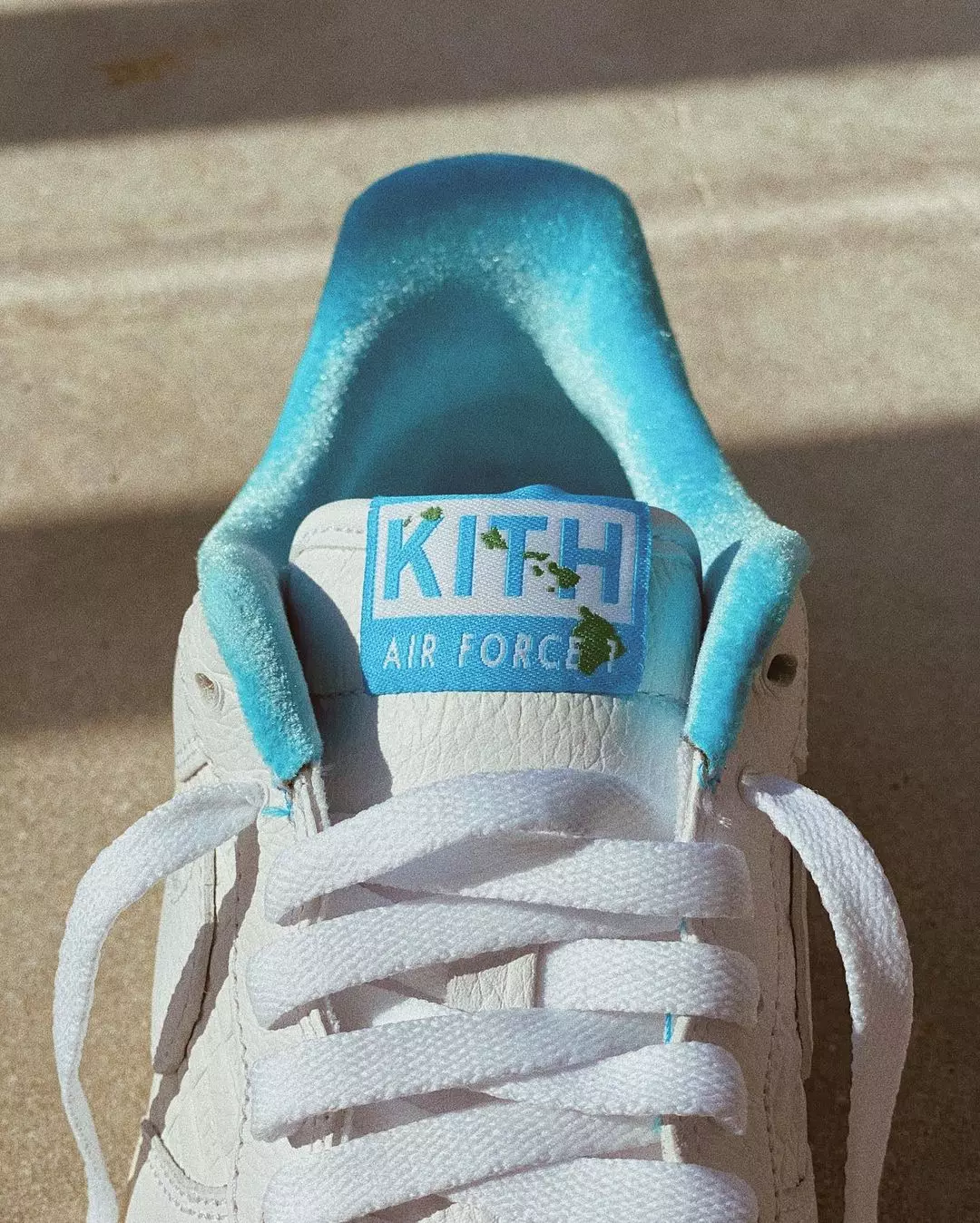 Kith Nike Aerfhórsa 1 Haváí Íseal DC9555-100 Praghsáil Dáta Eisiúna