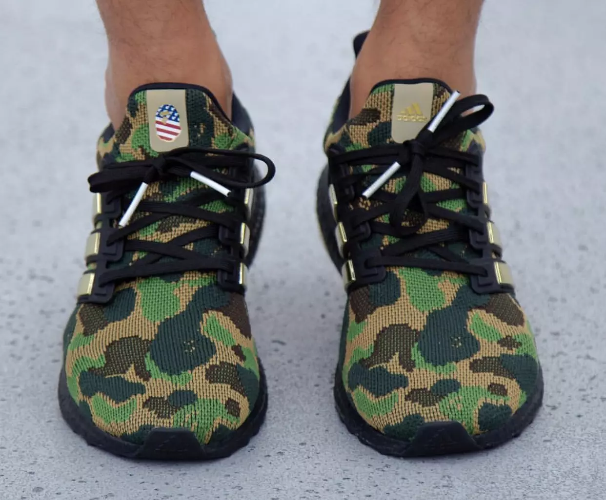 Bape adidas Ultra Boost Camo uz kājām