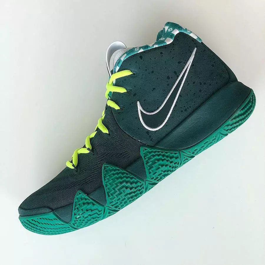 Nike Kyrie 4 зеленый лобстер