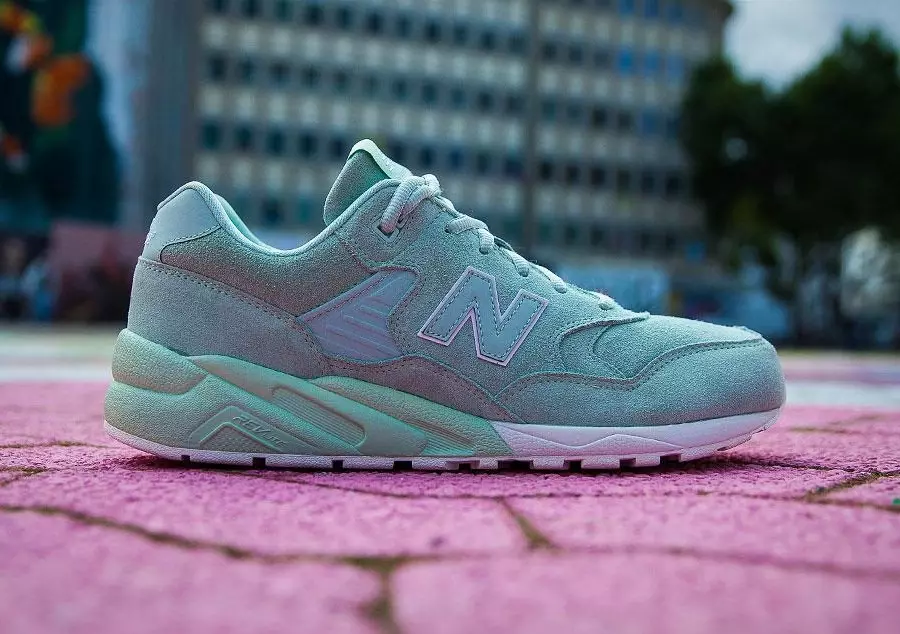 Тональный набор New Balance 580