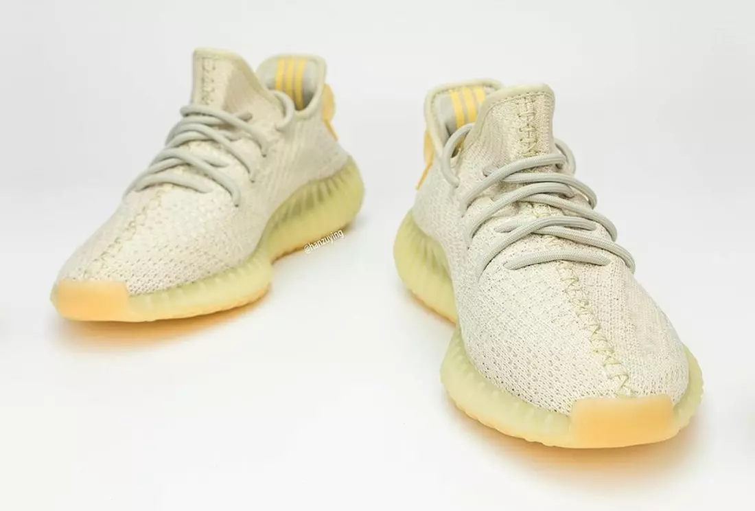 Adidas Yeezy Boost 350 V2 Light UV Julkaisupäivä