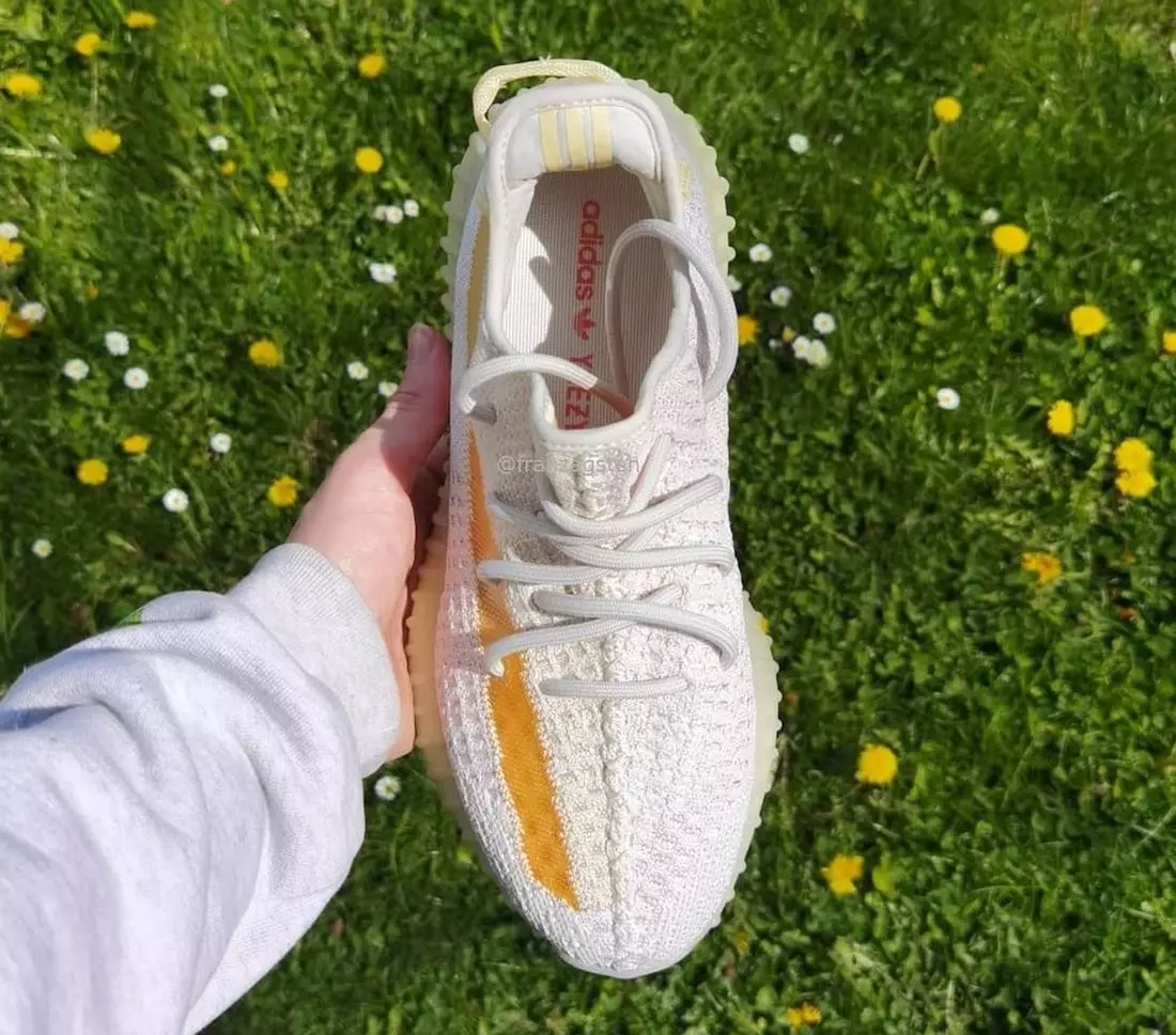 Adidas Yeezy Boost 350 V2 Light UV GY3438 Julkaisupäivä