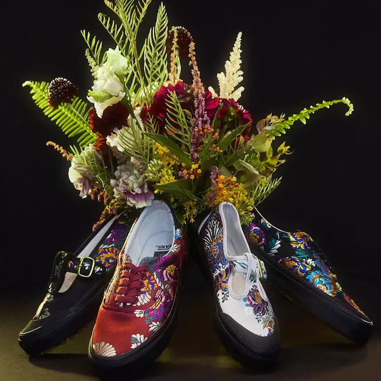 Τελετή έναρξης x Vans Satin Floral Collection