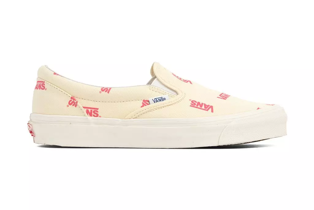 Санаи барориши Vans Slip-On Multi Logo