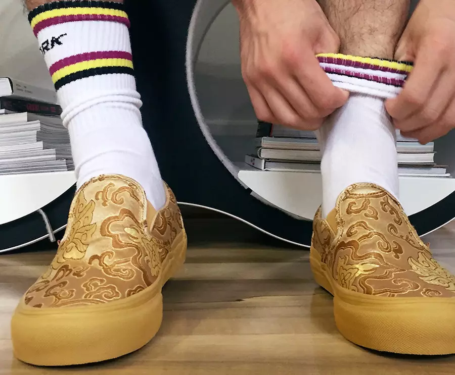 개회식 Vans 슬립온 치파오 컬렉션