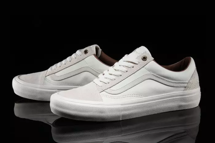 Pass~Port x Vans Old Skool Pro Международен пакет за солидарност