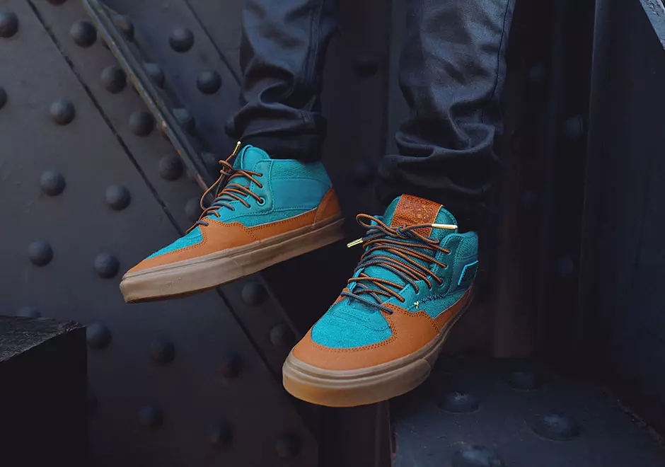 Sole Classics x Vault от Vans Half Cab LX