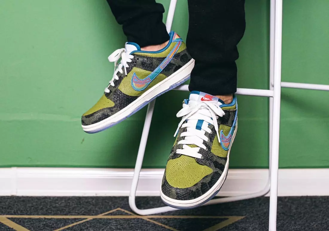 Nike Dunk Low Siempre Familia Mirušo diena DO2160-335 uz kājām