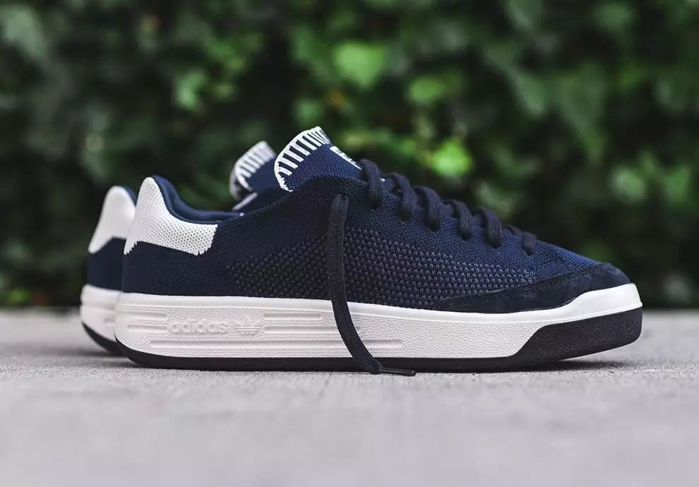 adidas Rod Laver Super Primeknit i Marinblå och Vit