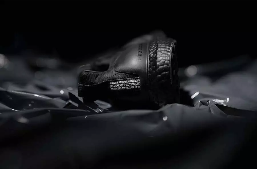 Непобедениот adidas Ultra Boost Triple Black Датум на објавување