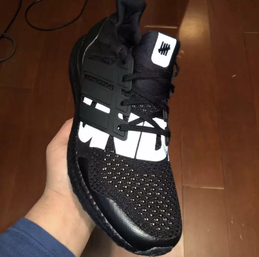 Adidas Undefeated Ultra Treisiú Dáta Eisiúna Triple Black