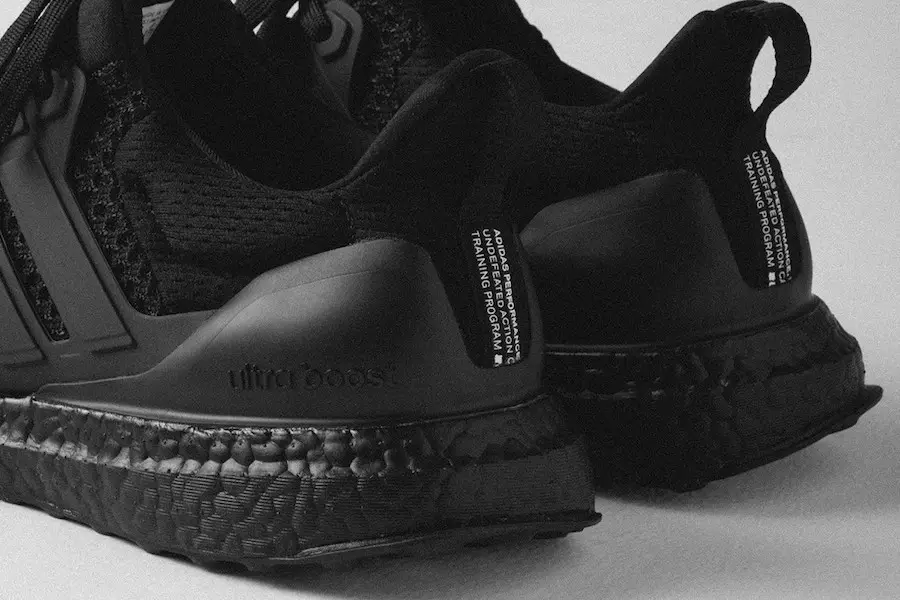 Ongeschloen adidas Ultra Boost Blackout Verëffentlechungsdatum