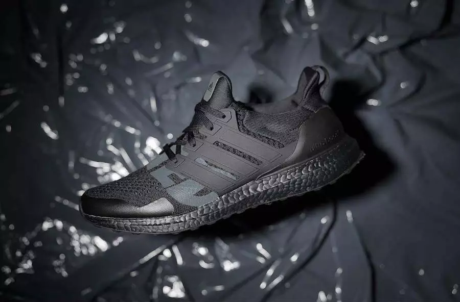 Санаи нашри adidas Ultra Boost Triple Black