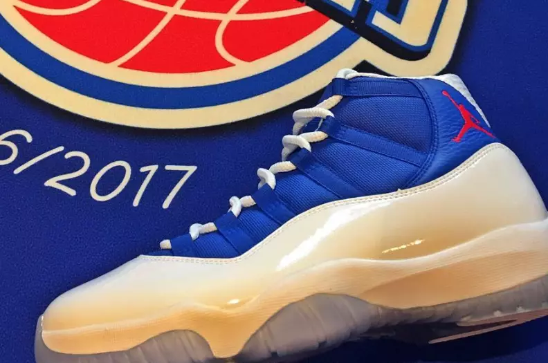 Rip Hamilton muestra las exclusivas Air Jordan 11