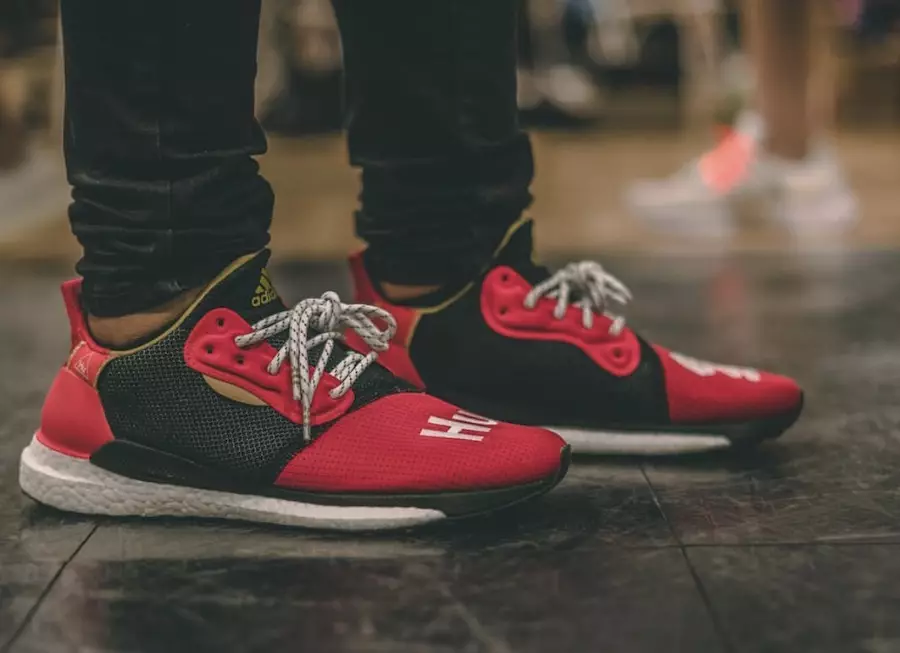 adidas Solar Hu Glide ST CNY 구정 출시일