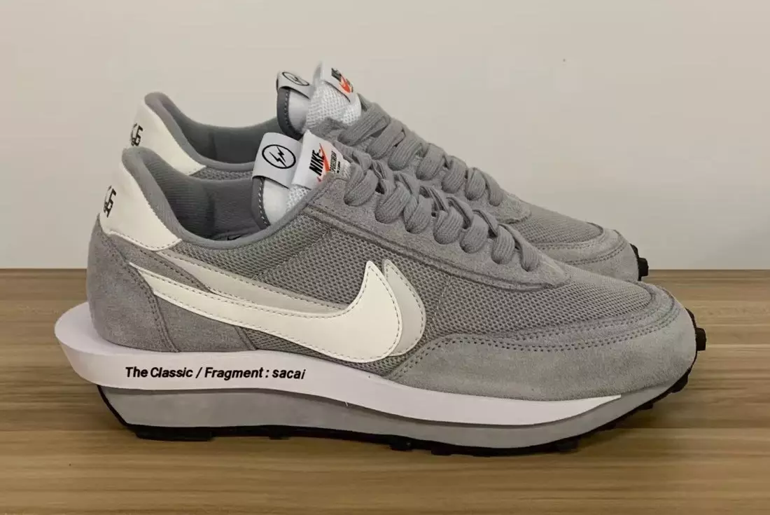 פראַגמענט Sacai Nike LDWaffle וואלף גריי DH2684-001 מעלדונג טאָג