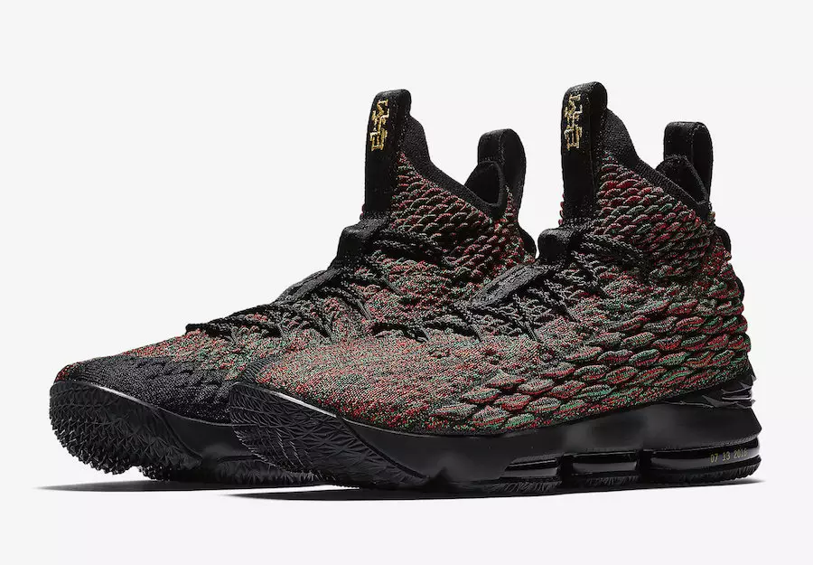 Nike LeBron 15 моҳи таърихи сиёҳро ҷашн мегирад