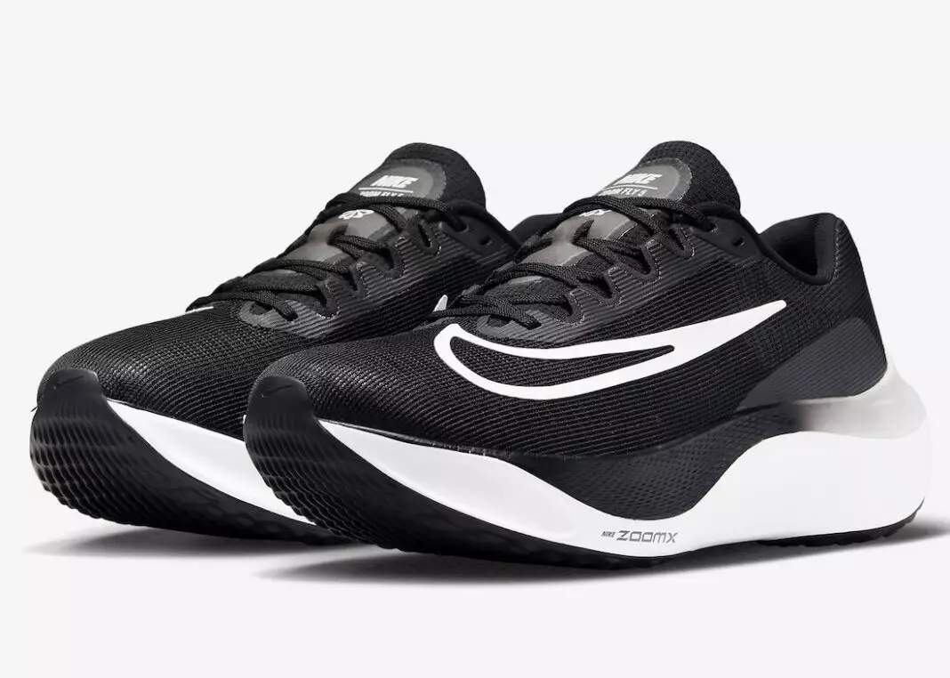 Nike Zoom Fly 5 Dubh Bán DM8968-001 Dáta Eisiúna