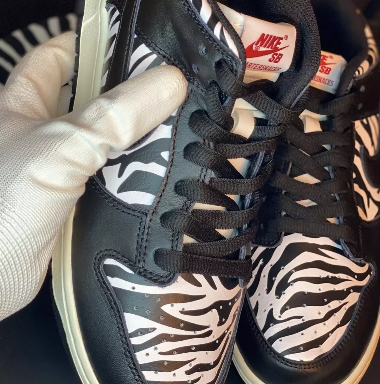 Quartersnacks Nike SB Dunk Low Zebra 2021 Megjelenés dátuma Ár