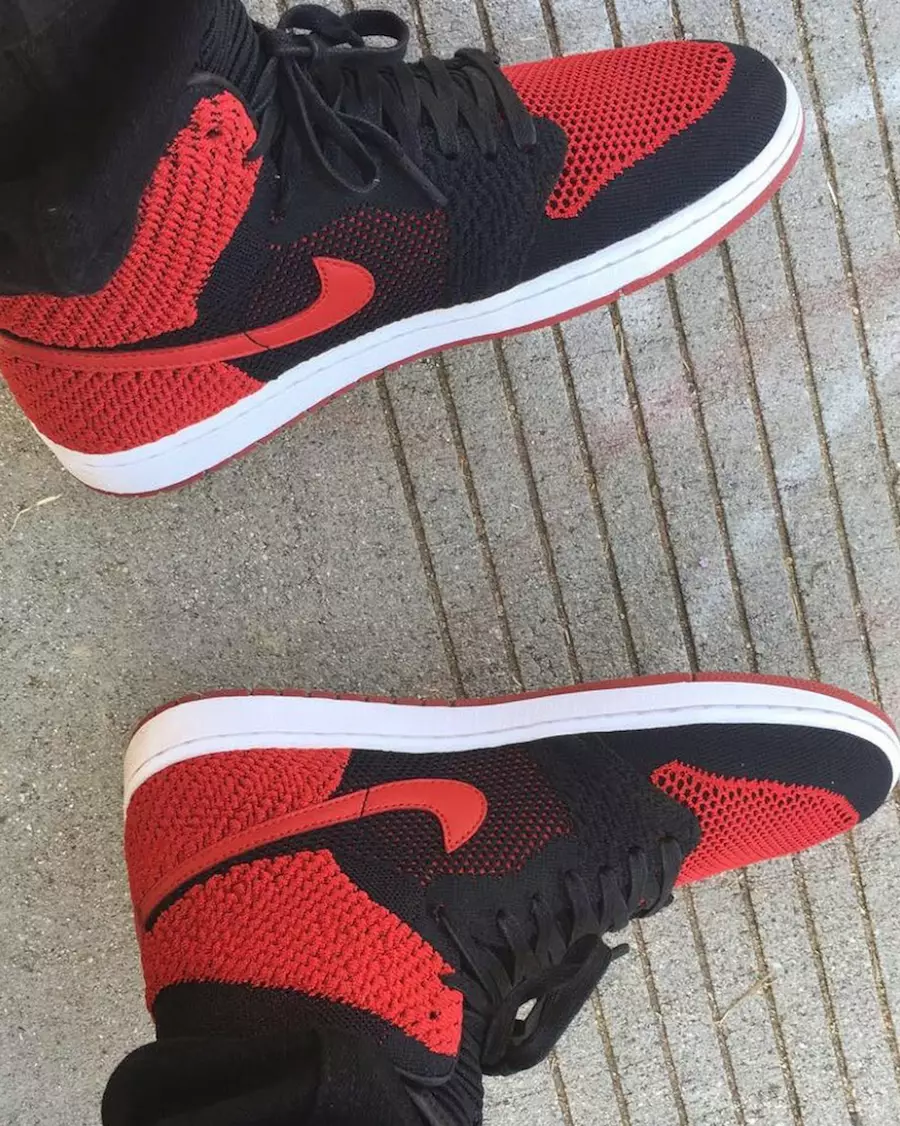 Air Jordan 1 Flyknit na stopach