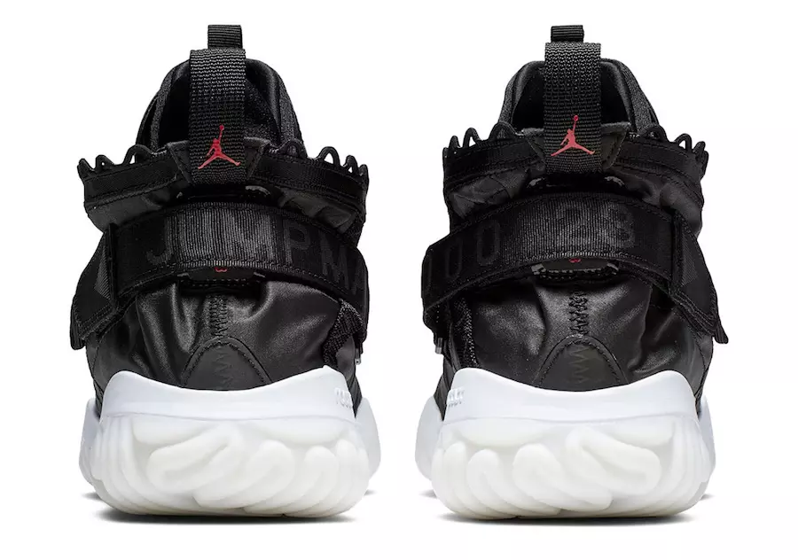 تاريخ إصدار Jordan Proto React Black White