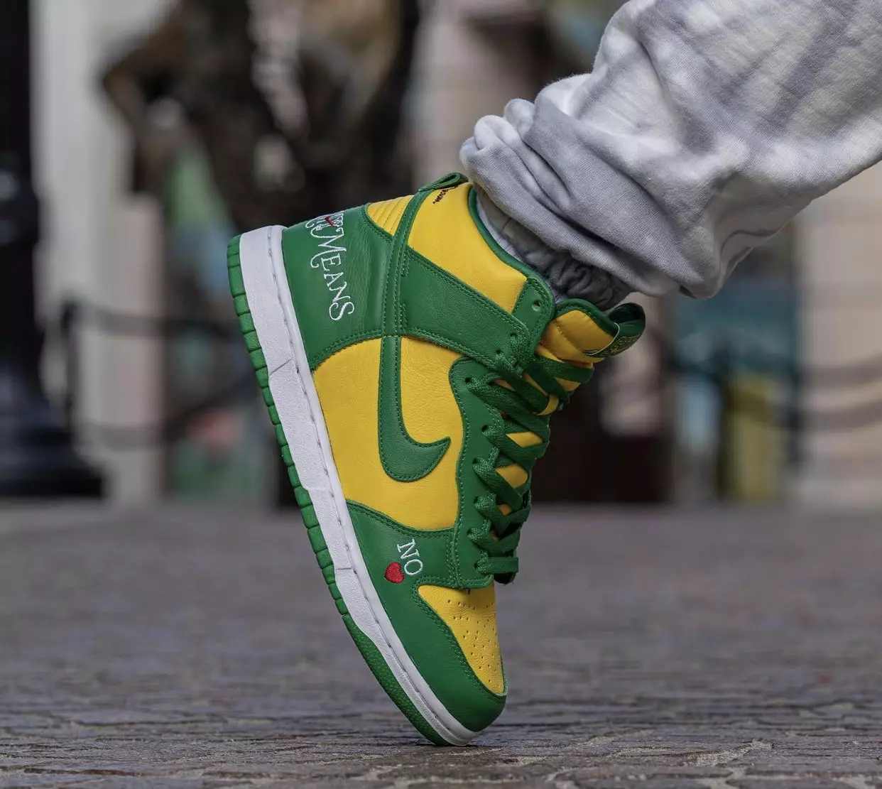 Supreme Nike SB Dunk High Brazil By Any Means DN3741-700 リリース日 On-Feet
