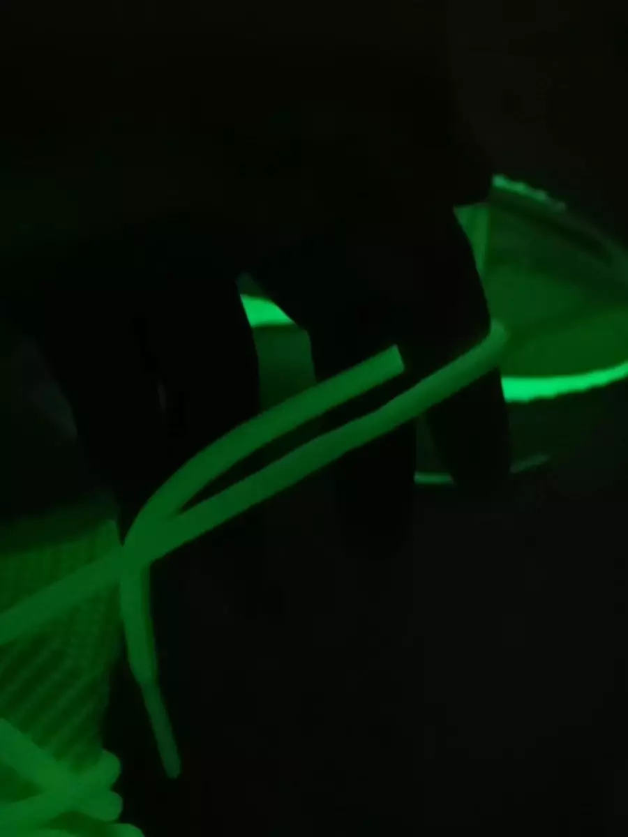 Datum vydání adidas Yeezy Boost 350 V2 Glow EH5360