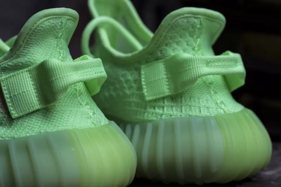 Ngày phát hành adidas Yeezy Boost 350 V2 Glow in the Dark EH5360