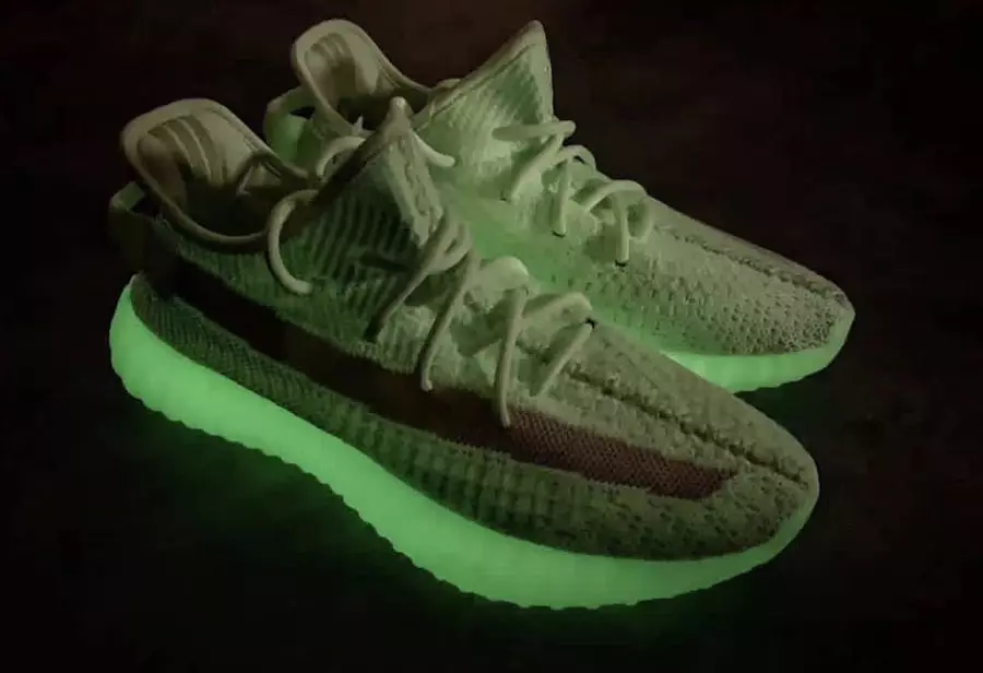 adidas Yeezy Boost 350 V2 GID Glow in the Dark худалдаанд гарсан өдөр