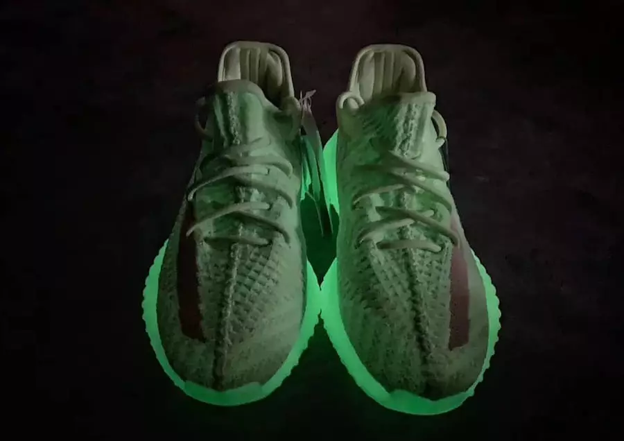 adidas Yeezy Boost 350 V2 GID Glow in the Dark nashr etilgan sana