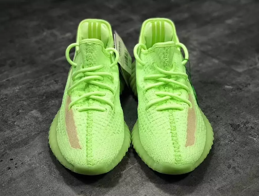 adidas Yeezy Boost 350 V2 GID Glow in the Dark худалдаанд гарсан өдөр