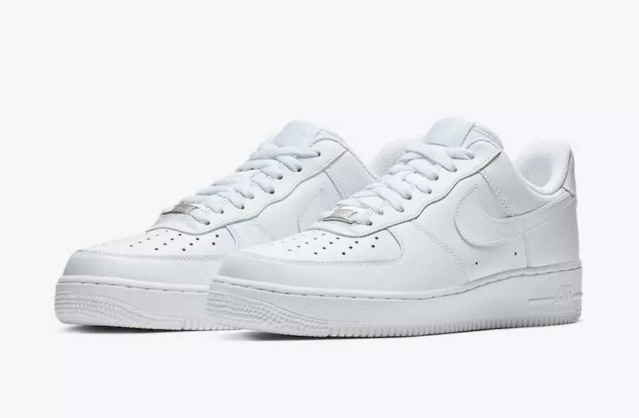Wit op wit Nike Air Force 1 keert terug voor het lenteseizoen