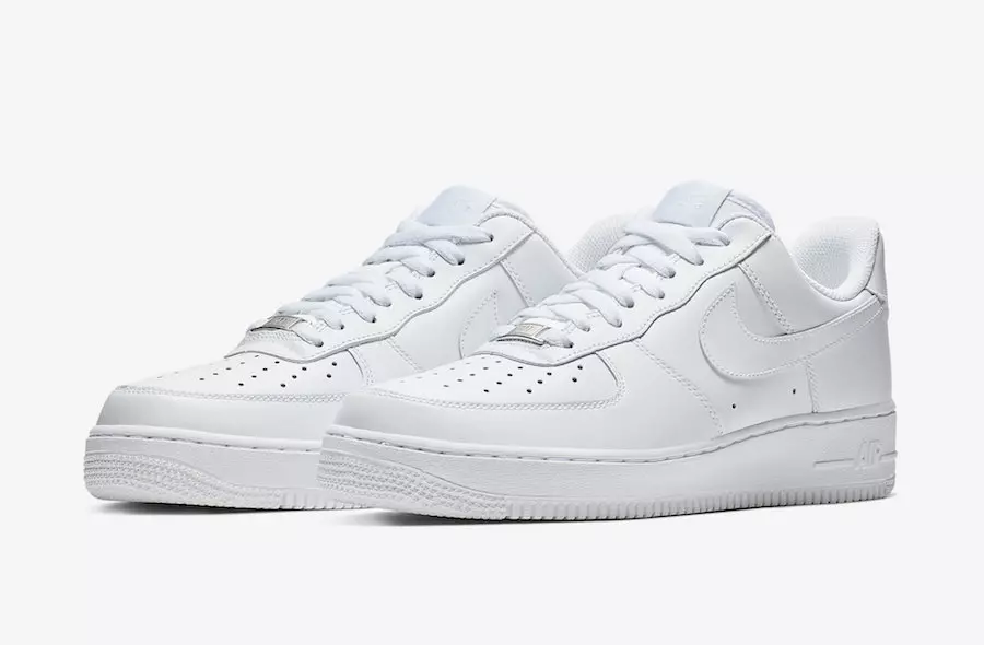 Blanco sobre blanco Nike Air Force 1 regresa para la temporada de primavera