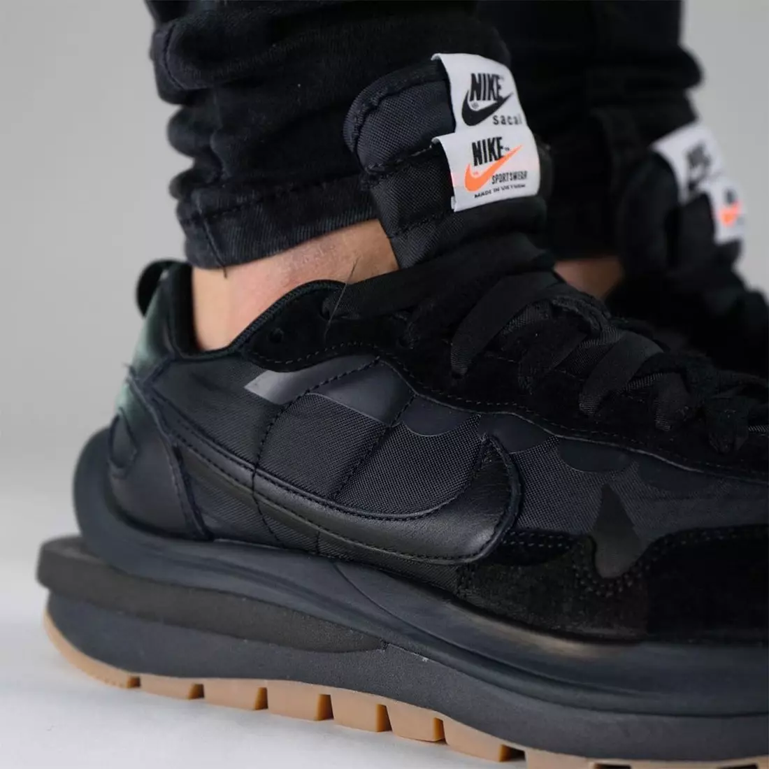 sacai Nike VaporWaffle Black Off Noir Date de sortie