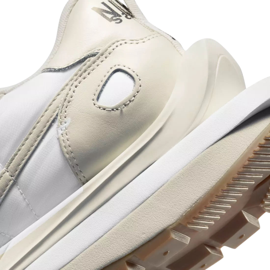 Sacai Nike VaporWaffle White Sail DD1875-100 Julkaisupäivä