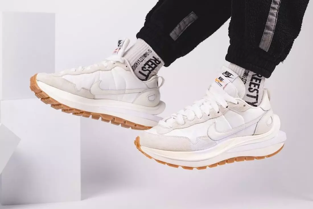 Sacai Nike VaporWaffle Sail DD1875-100 Release Date On-Feet