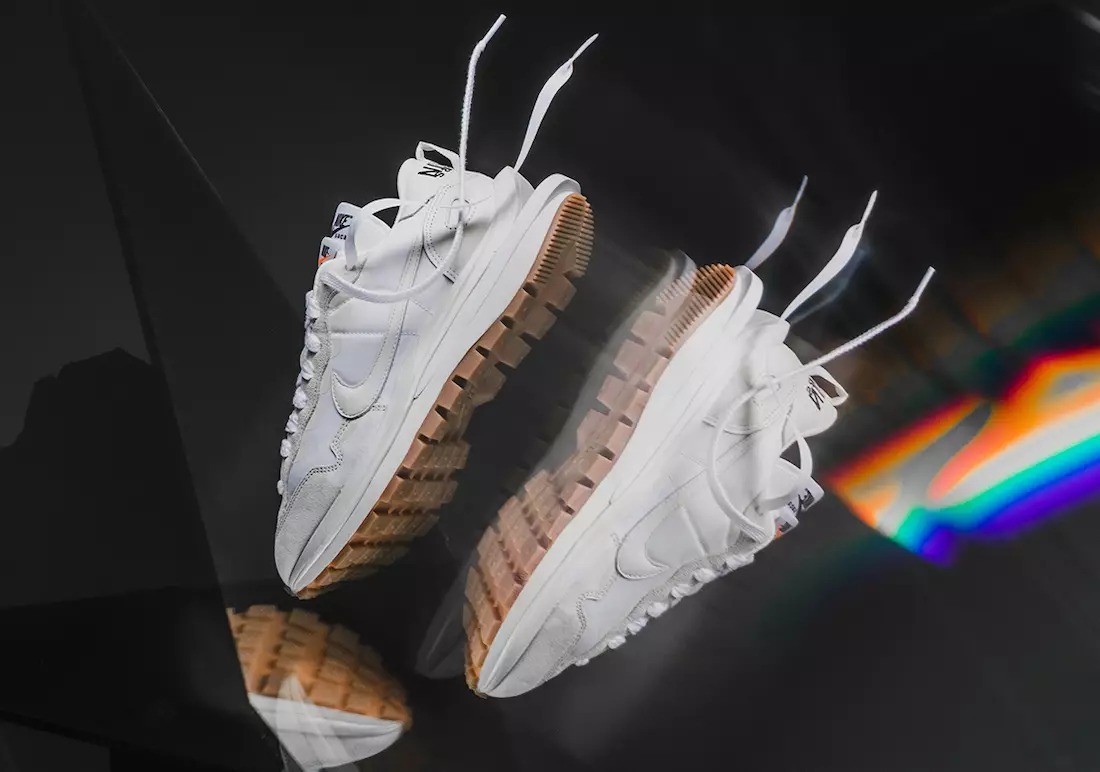 Sacai Nike VaporWaffle Black Off Noir White Sail Releasedatum