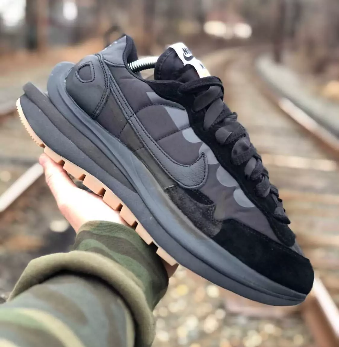 Ημερομηνία κυκλοφορίας Sacai Nike VaporWaffle Off-Noir Black Gum