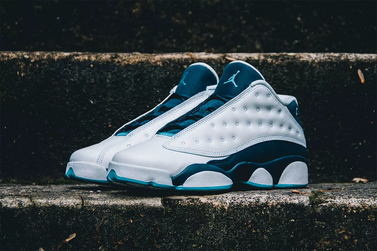 Air Jordan 13 madalat hornetit