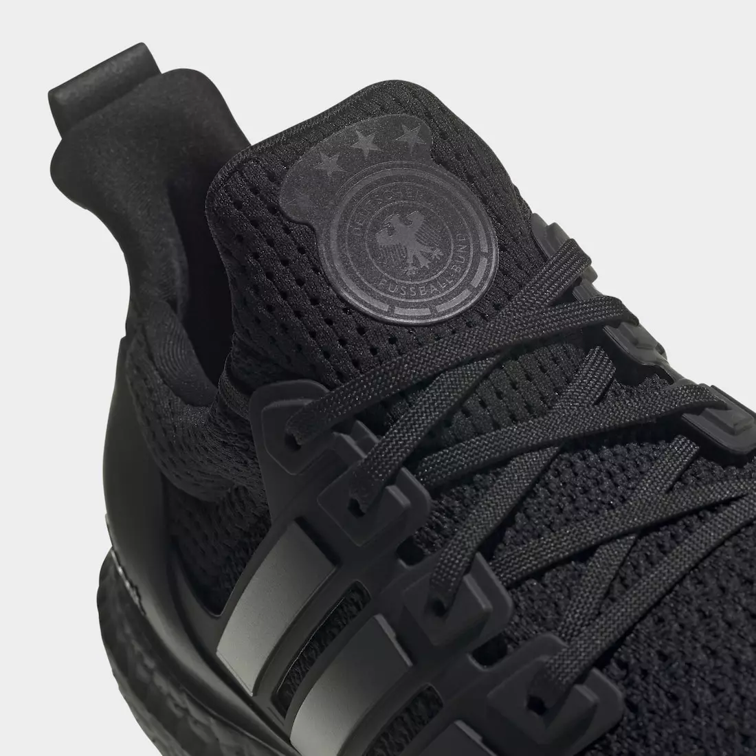 Data e publikimit të adidas Ultra Boost DNA DFB GY7621